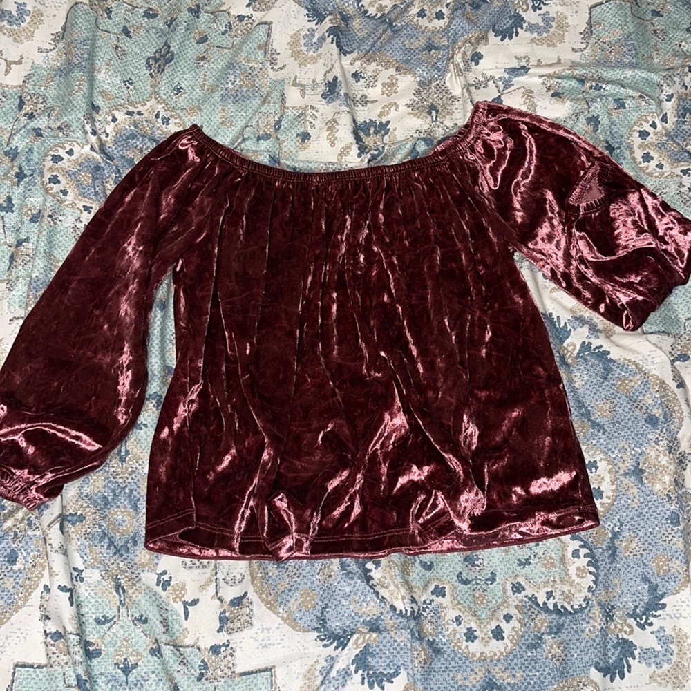 Hollister Off the shoulder Crop top